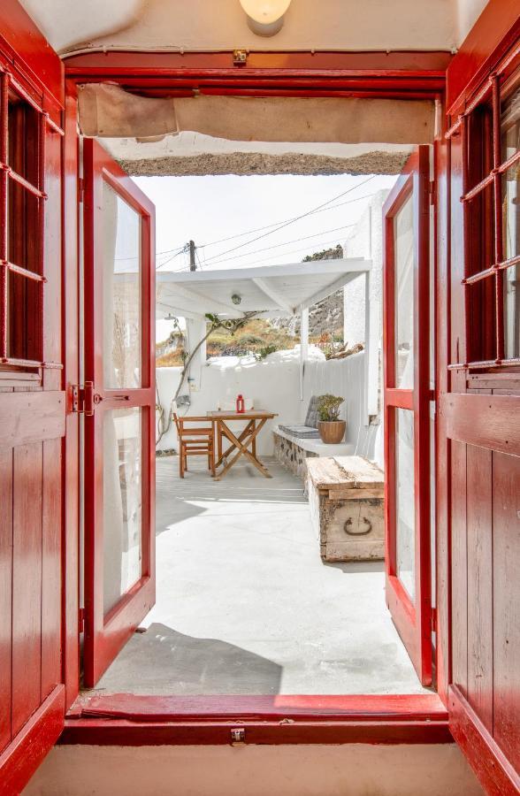 Traditional Farmers Caves Emporio  ภายนอก รูปภาพ