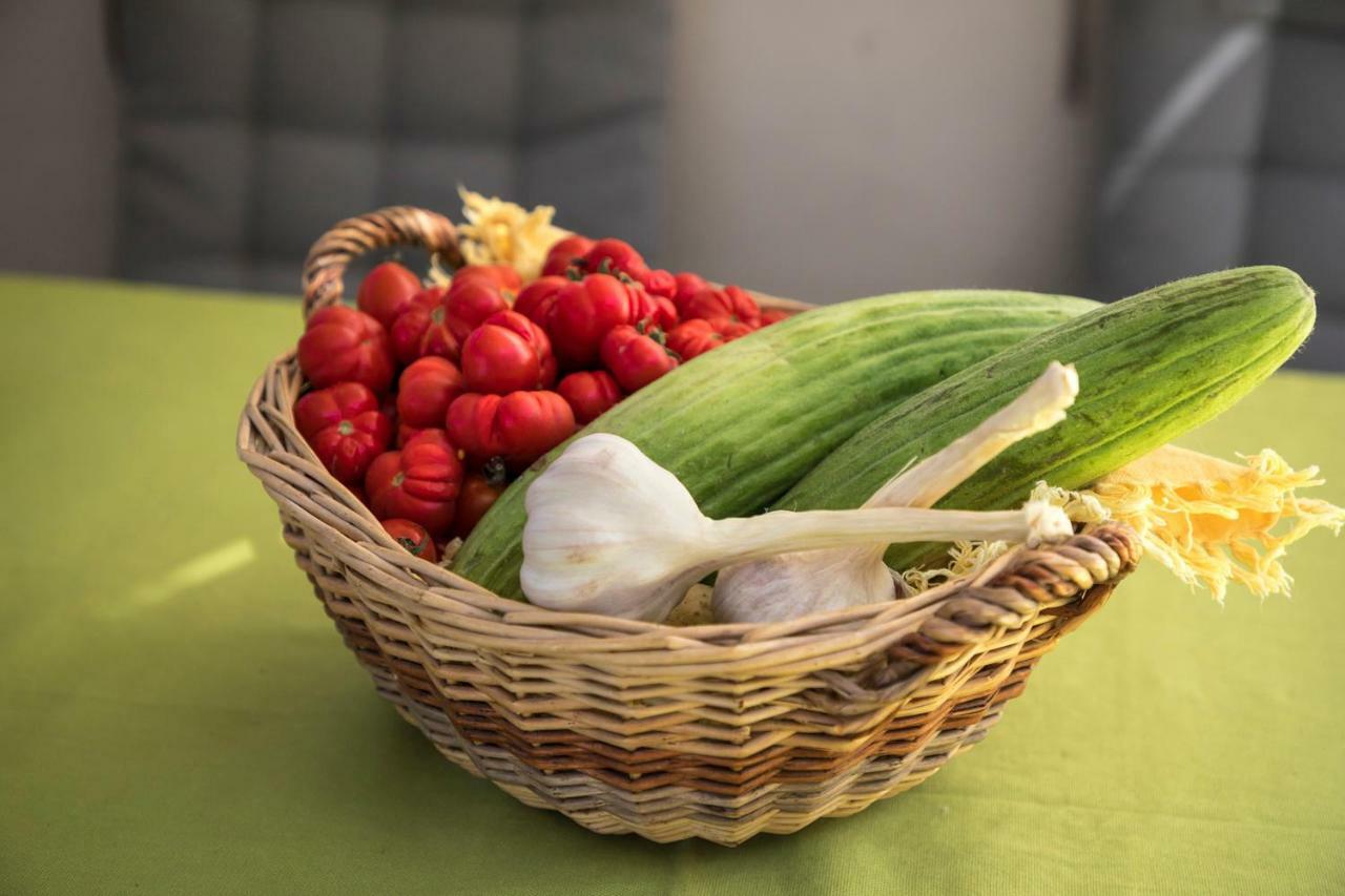 Traditional Farmers Caves Emporio  ภายนอก รูปภาพ